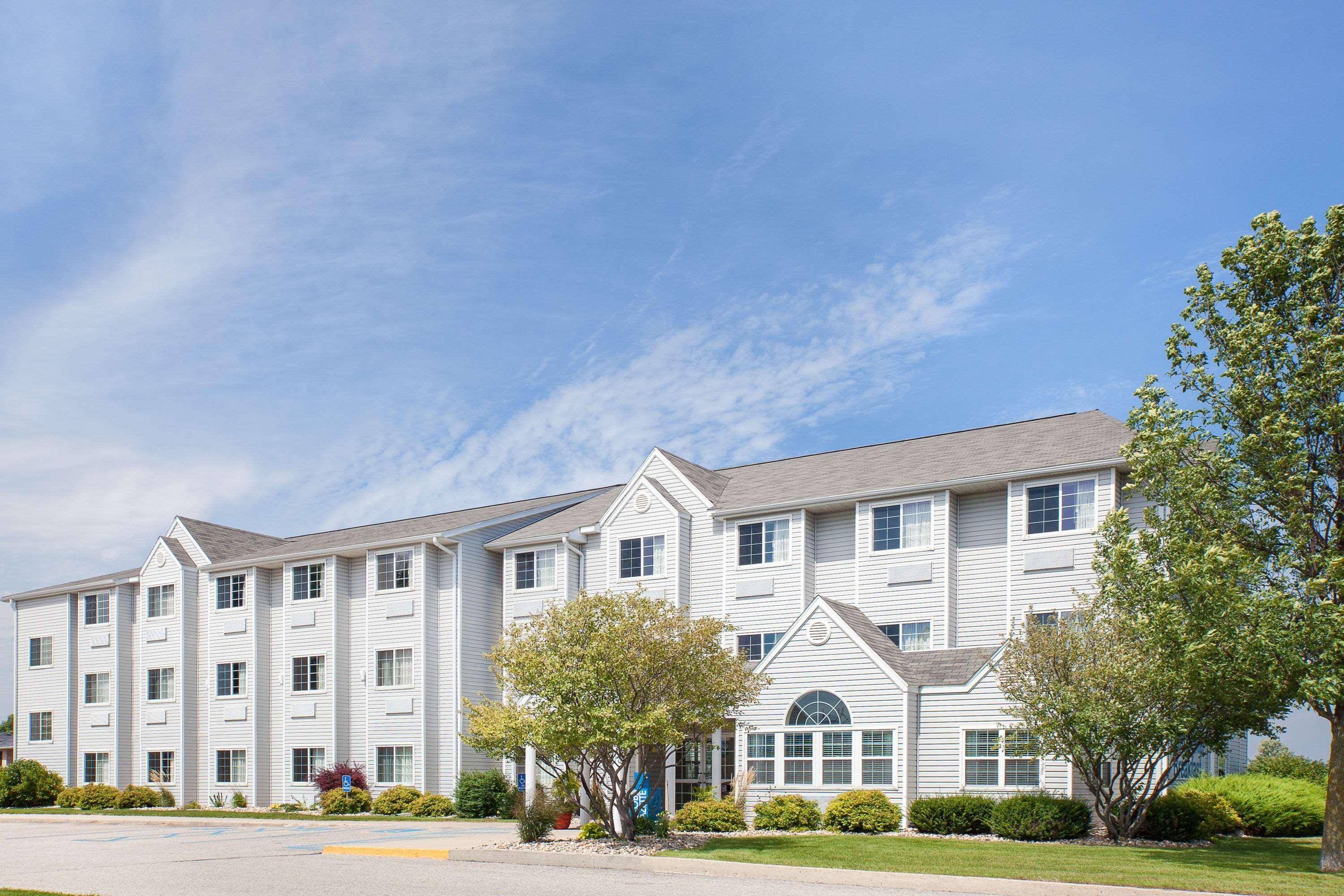 Microtel Inn And Suites Clear Lake Exterior photo